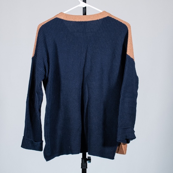 Thompson Pocket Pullover Sweater in Colorblock - Picture 5 of 5